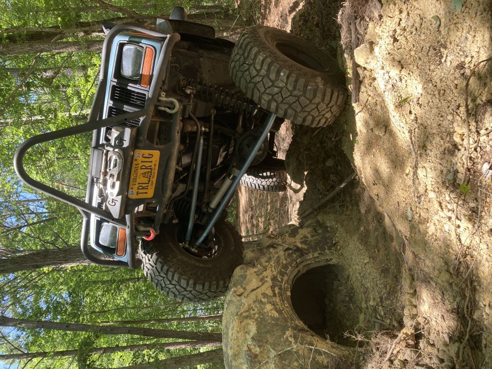 Was impressed with the amount of flex Mike’s XJ was able to achieve on the Big Daddy RTI ramp with his junkyard build (as he likes to call it 🤪) #flexfriday #w2wprovinggrounds #offroadingThe full video of Mike crushing it at the Proving Grounds & discussing his build 👇🏻https://youtu.be/o1FiPuXz9lo