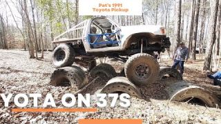 1991 Toyota Pickup thinks it can Jeep! Pat's Yota on 37s crawls all day. Off road & build breakdown.
