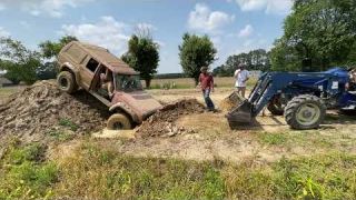 2 Unique Jeep Recoveries in 1 Day: XJ with ZERO tow points & Tractor needed to dig out stuck Jeep.